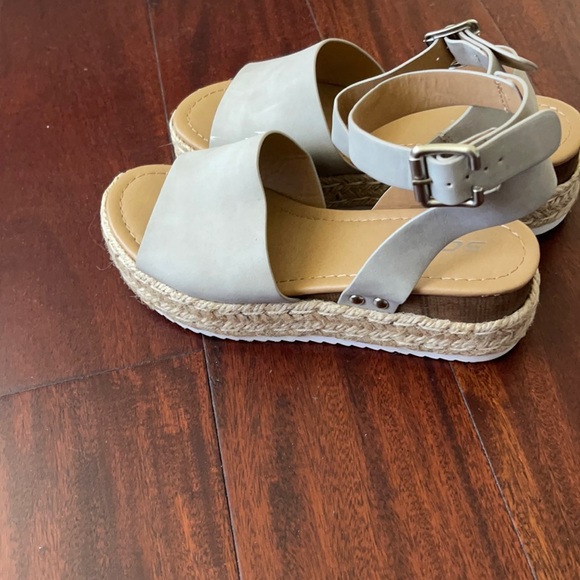 Soda Shoes - Soda. Size6/5.color Gary